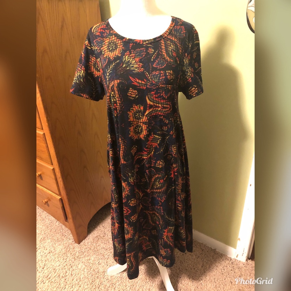 Lularoe Floral Beautiful Carly